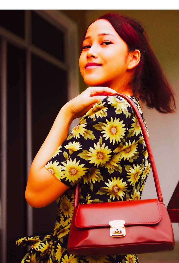 mini shoulder bag styled with midi dress.stylo